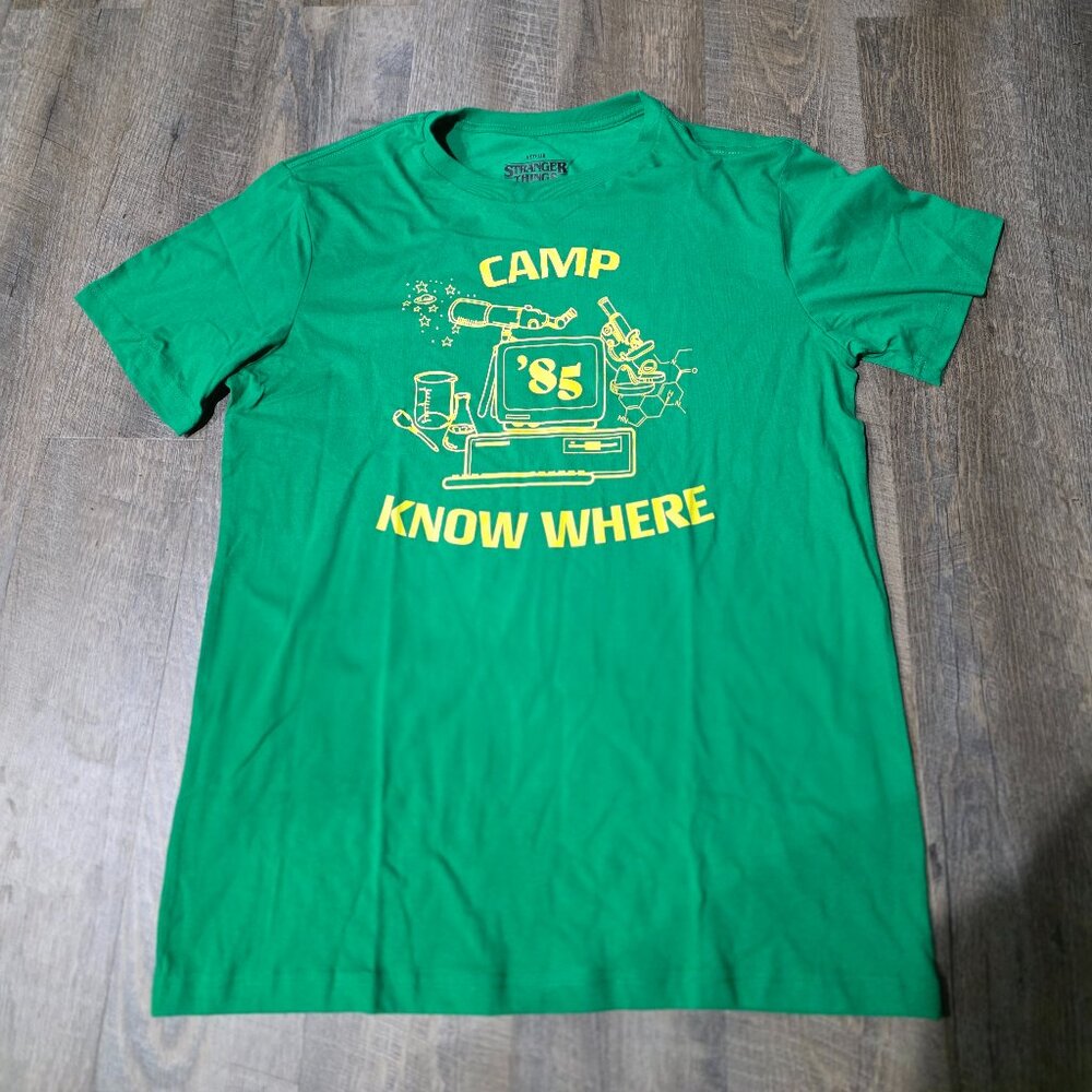 NEW STRANGER THINGS Shirt CAMP KNOW WHERE t-shirt Dustin Large OFFICIAL NETFLIX